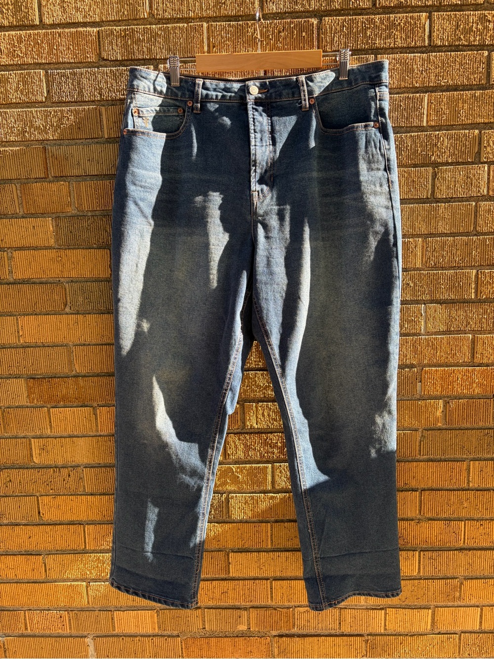 Frye High Rise Cuff Denim Jeans in Amari Wash - Picture 4 of 15